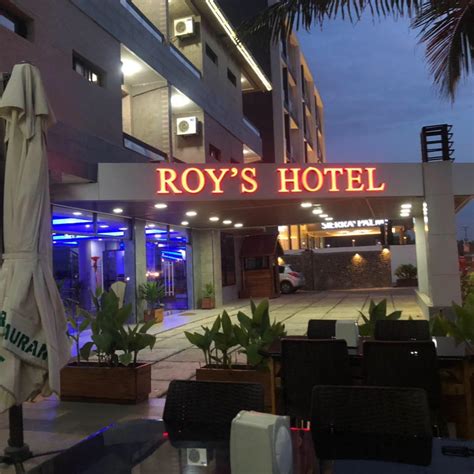 Roy's Hotel, Restaurant and Beach Bar .